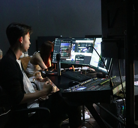 Live broadcast room operation setup