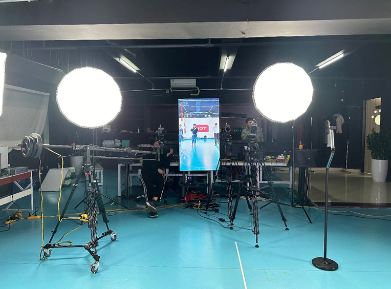 Live broadcast room